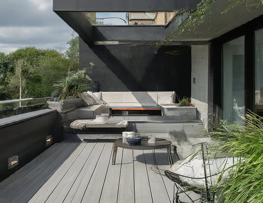 modern small multi-level deck